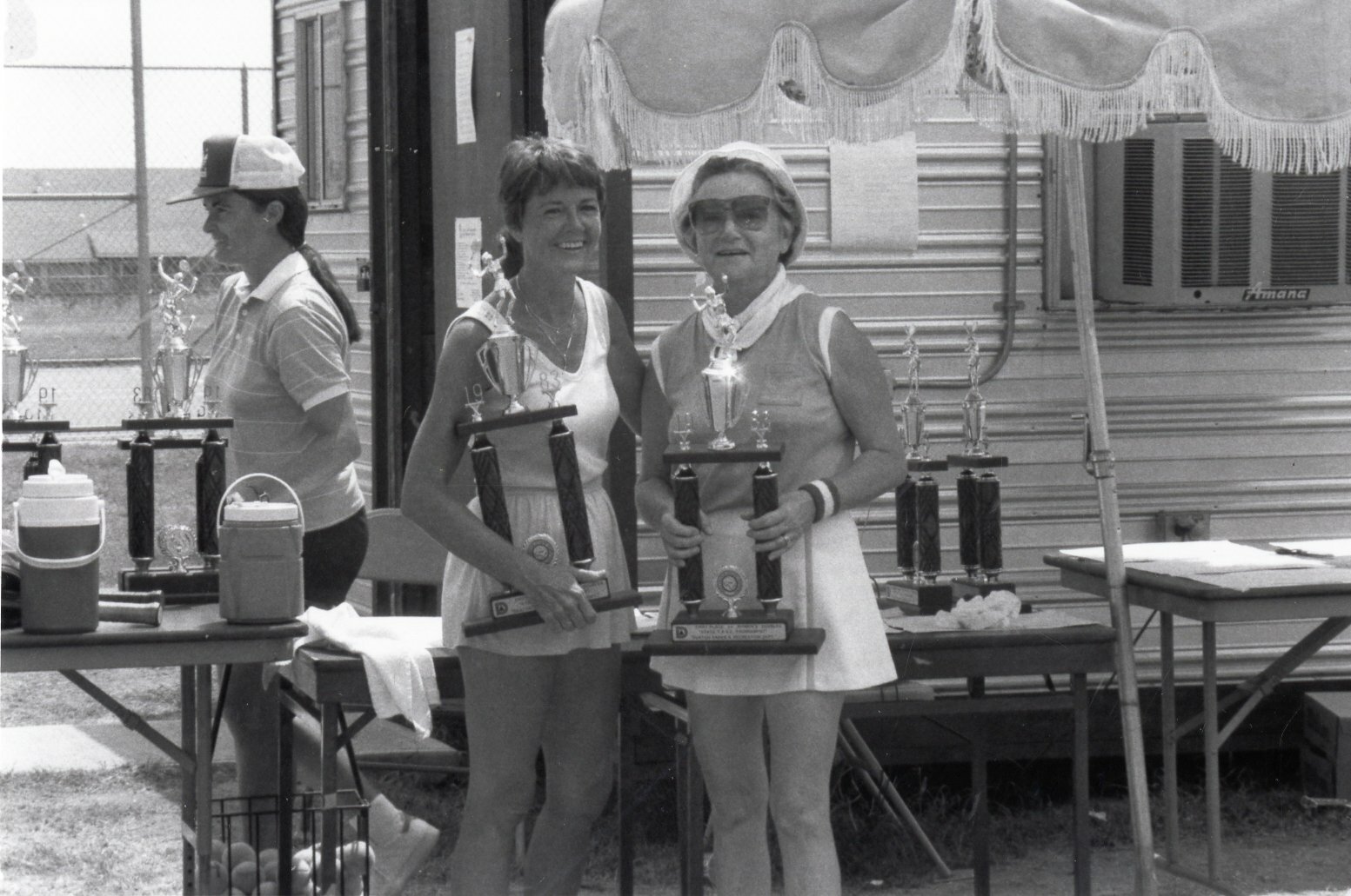 Tennis Tournament winners with trailer in back 1983.jpg