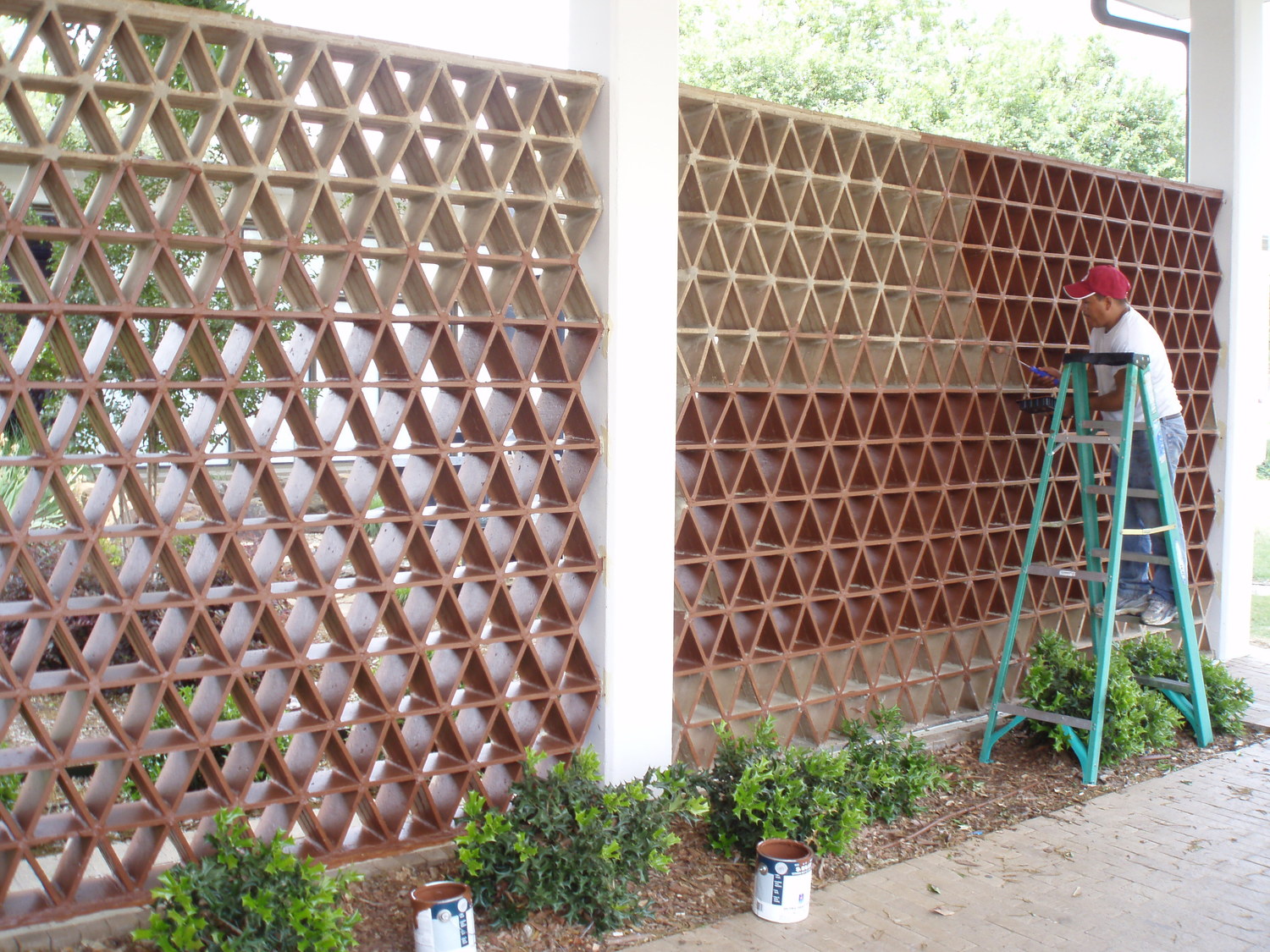 Lattice being painted