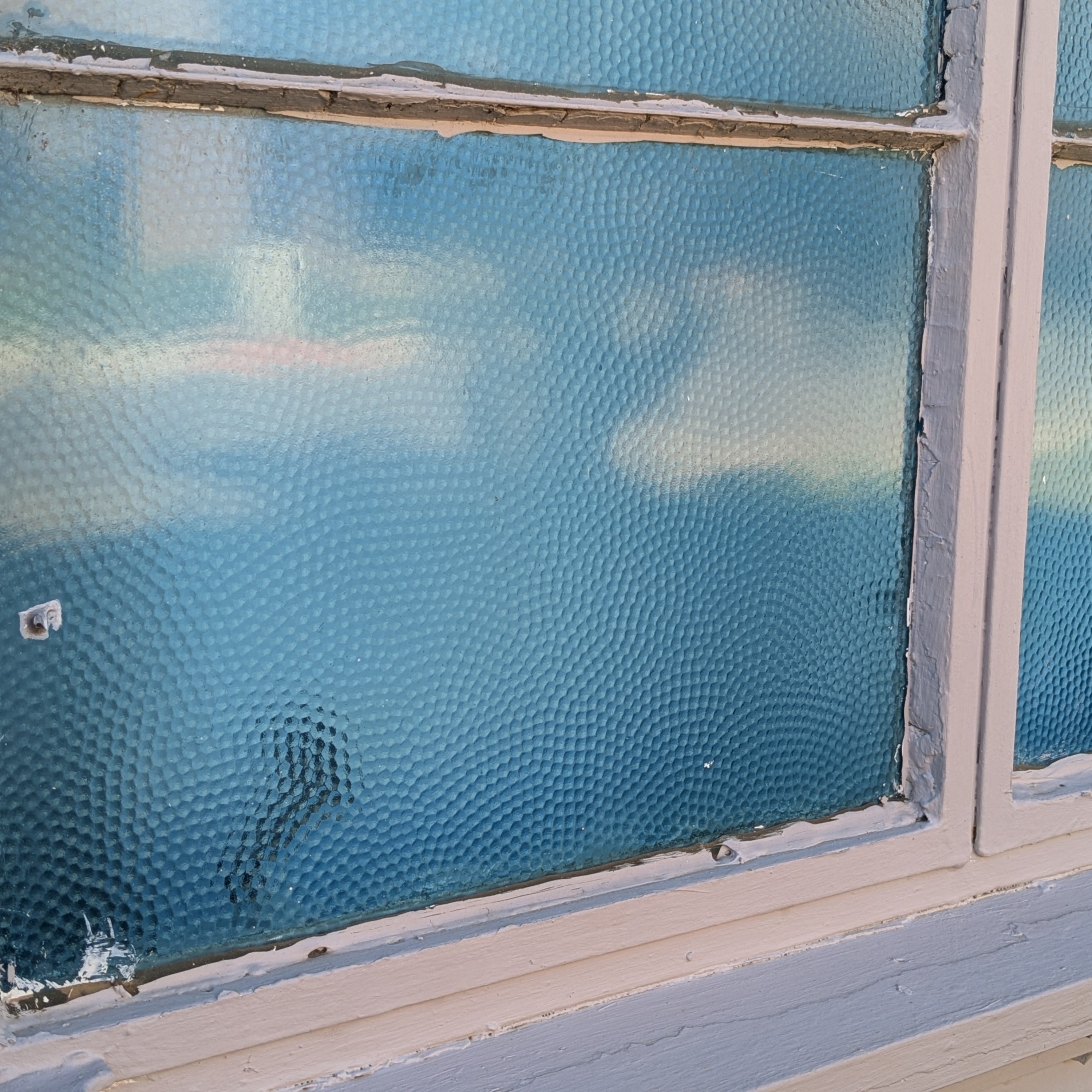 Hammered rough glass windows