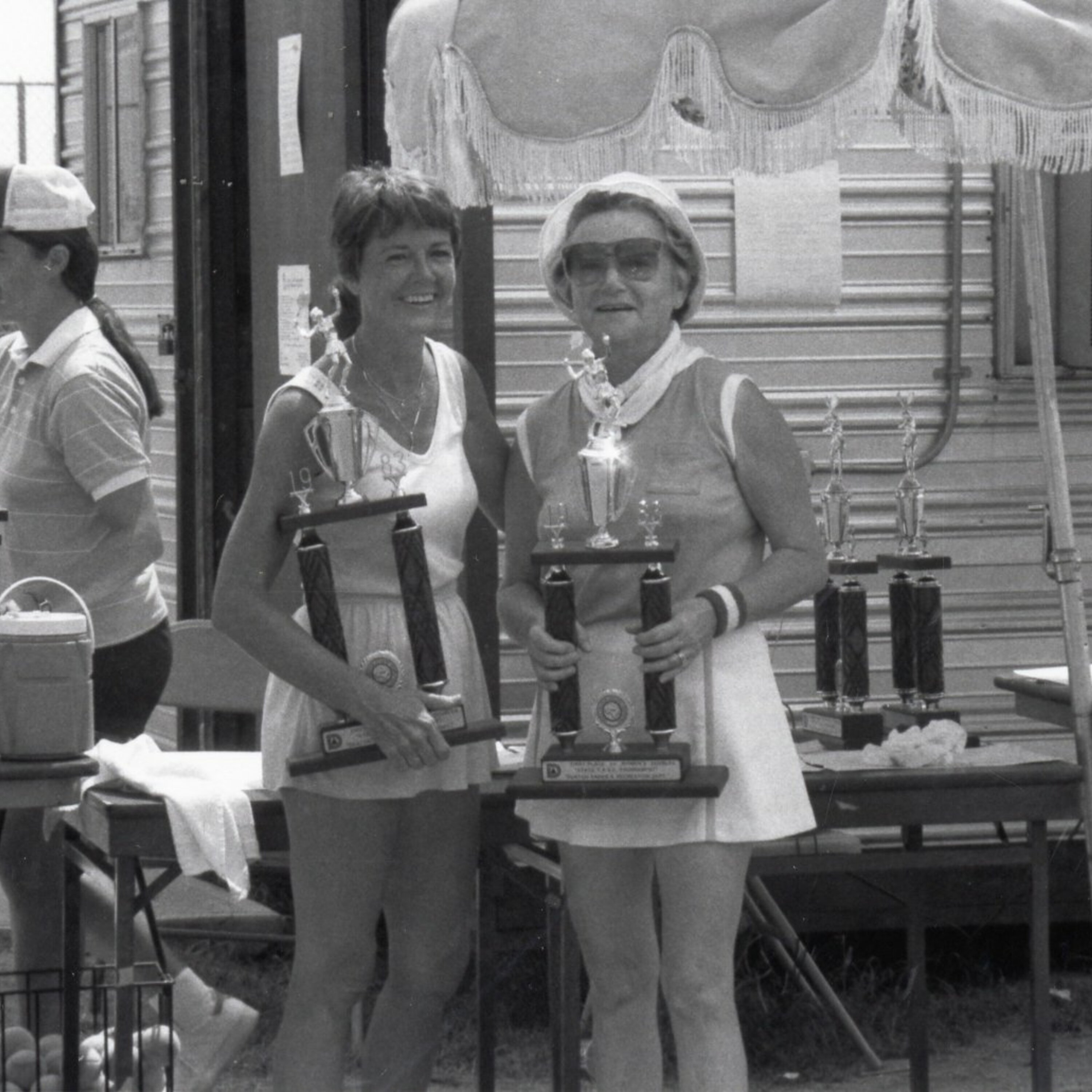 Tennis Tournament winners with trailer in back 1983.jpg