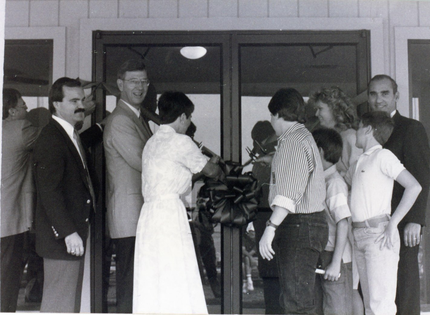 Ribbon cutting Goldfield Tennis Center 1988.jpg